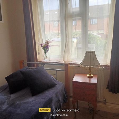 Goldy'S Place In E17 ลอนดอน ภายนอก รูปภาพ
